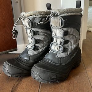The North Face Alpenglow Youth Boots Sz 3